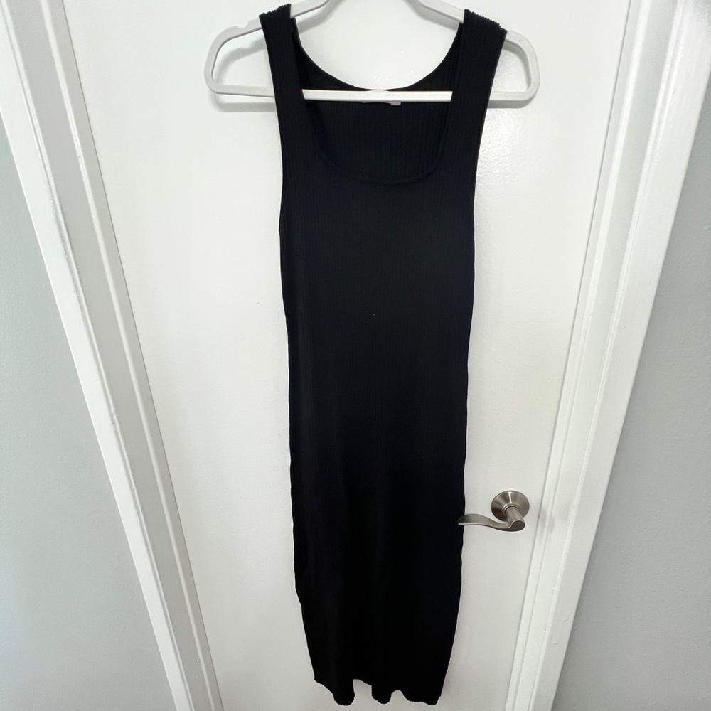 Mod Ref Black Ribbed Top - Size large